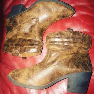 Arizona Gianna Women’s Bootie Sz 8